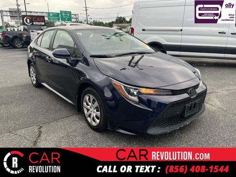 Used 2022 Toyota Corolla LE image 1