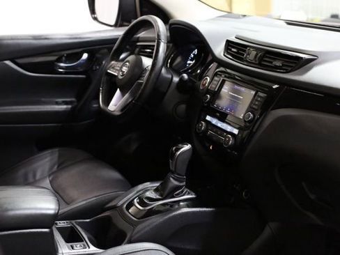 Certified 2022 Nissan Rogue Sport SL image 25