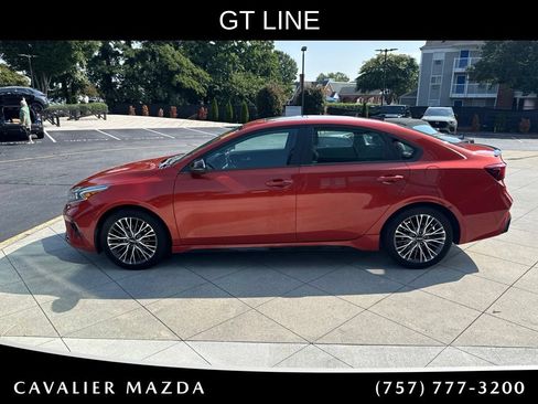 Used 2022 Kia Forte GT-Line w/ GT-Line Premium Package FWD image 4