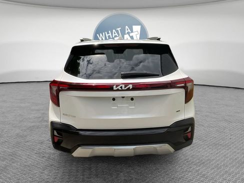 Certified 2024 Kia Seltos EX AWD/4WD image 5