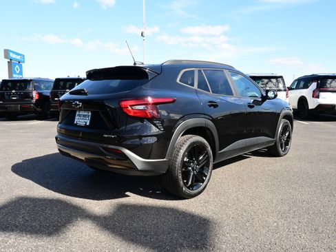 Used 2024 Chevrolet Trax ACTIV image 5