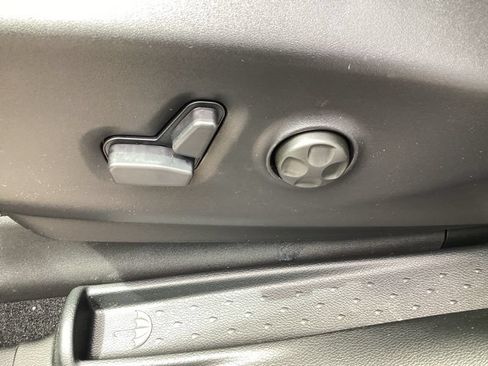 New 2027 Chrysler Pacifica Select FWD image 21