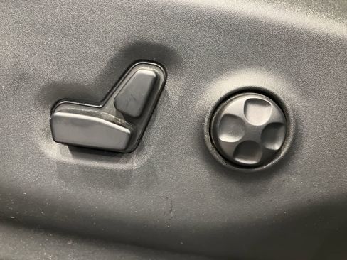 Used 2020 Chrysler Pacifica Limited w/ S Appearance Package FWD image 13