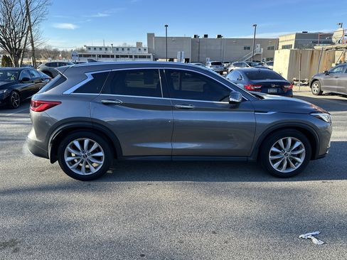 Used 2019 INFINITI QX50 Essential w/ Premium Heat Package image 7
