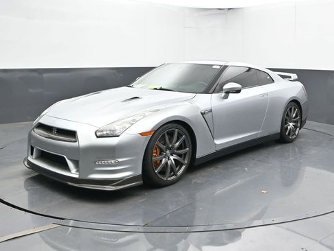 Used 2012 Nissan GT-R Premium AWD/4WD image 7