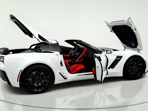 Used 2016 Chevrolet Corvette Z06 w/ 2LZ Preferred Equipment Group RWD image 13