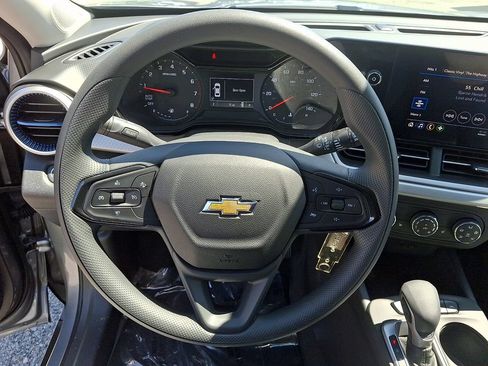 New 2026 Chevrolet Trax LS w/ LS Convenience Package FWD image 13