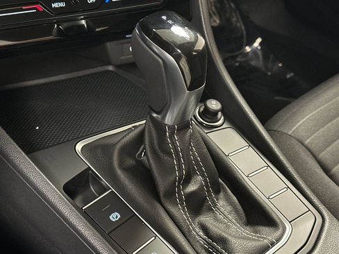 New 2025 Volkswagen Jetta SE image 19