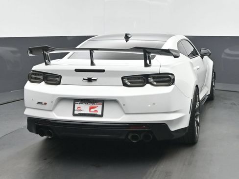 Used 2019 Chevrolet Camaro ZL1 RWD image 4