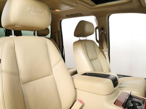 Used 2010 Chevrolet Suburban LTZ AWD/4WD image 33