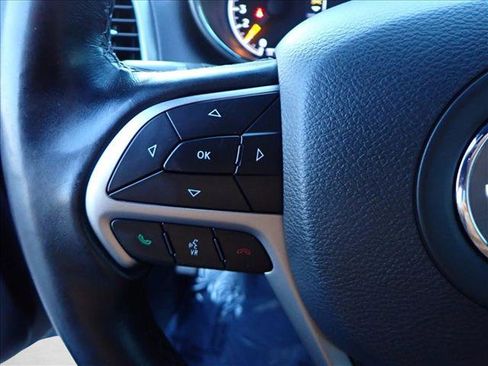 Used 2020 Jeep Grand Cherokee Laredo image 14