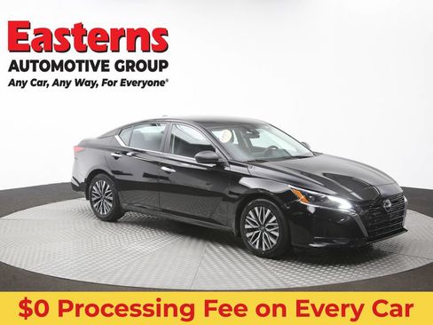 Used 2024 Nissan Altima 2.5 SV FWD image 48