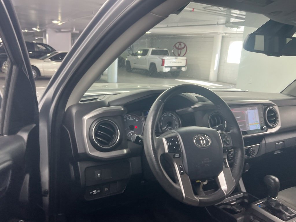 Used 2020 Toyota Tacoma SR5 RWD image 9