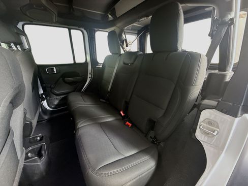 Used 2022 Jeep Wrangler Unlimited Sport AWD/4WD image 25