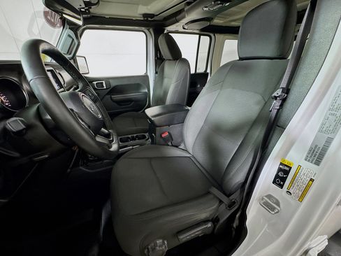 Used 2022 Jeep Wrangler Unlimited Sport image 12