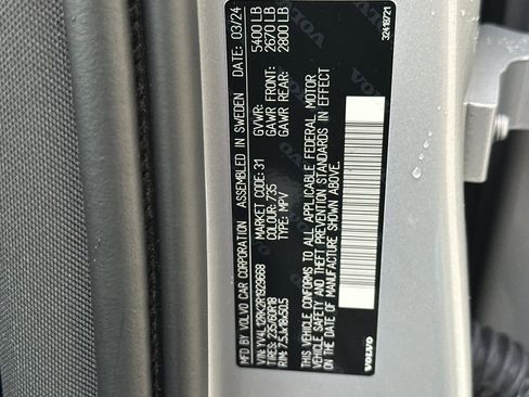 Used 2024 Volvo XC60 B5 Core image 41