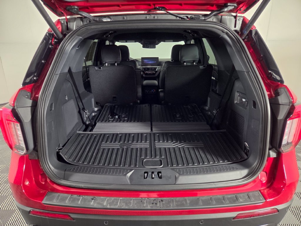 Used 2026 Ford Explorer ST-Line w/ ST-Line Street Pack RWD image 27