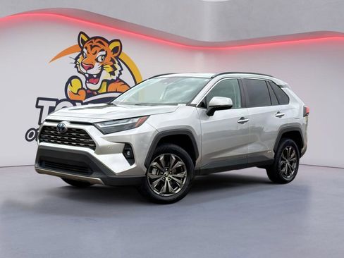 Used 2022 Toyota RAV4 Limited image 1