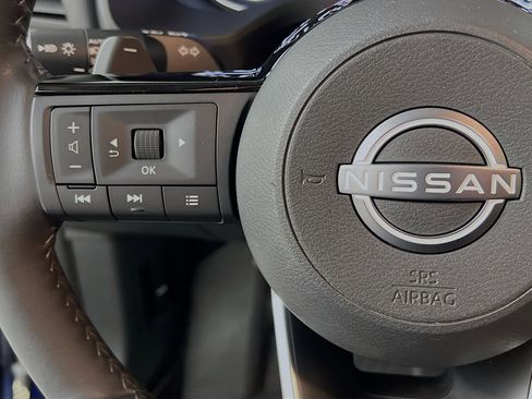 Used 2023 Nissan Rogue SV w/ SV Premium B Package image 19