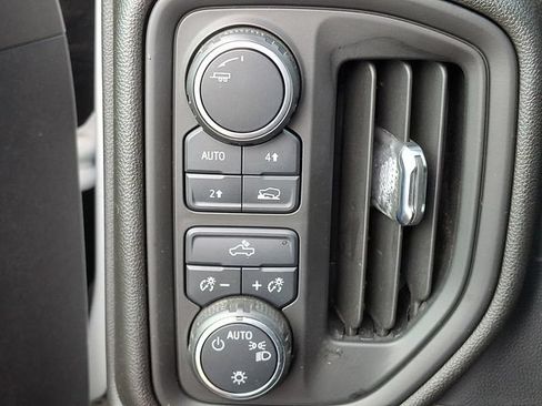 Used 2022 Chevrolet Silverado 1500 Custom AWD/4WD image 18