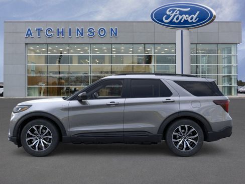 New 2026 Ford Explorer ST-Line image 3