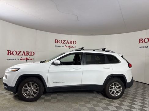 Used 2017 Jeep Cherokee Latitude image 5