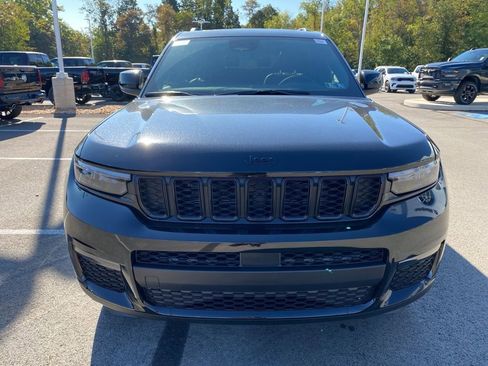 New 2025 Jeep Grand Cherokee L Limited w/ Black Appearance Package image 8