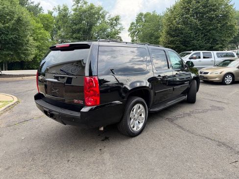 Used 2014 GMC Yukon XL SLT w/ SLT-2 Equipment Package AWD/4WD image 7