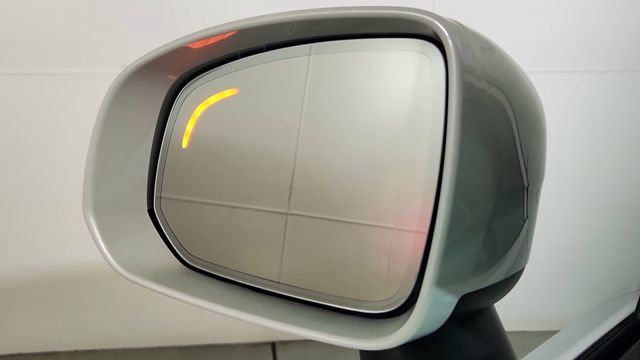New 2026 Volvo XC90 T8 Plus w/ Protection Package AWD/4WD image 15