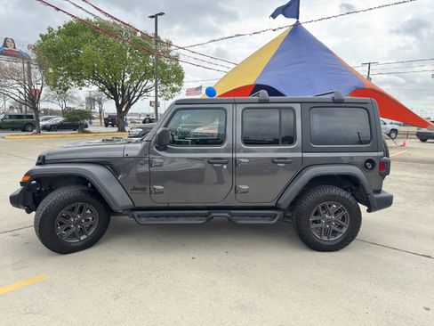 Used 2024 Jeep Wrangler Sport S image 10