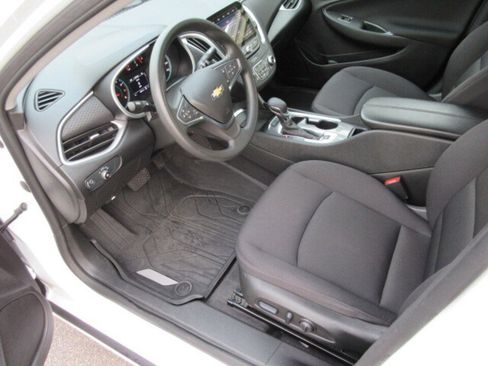 Used 2024 Chevrolet Malibu LT image 9