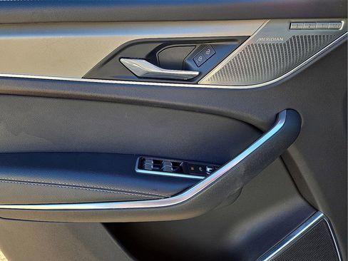 Used 2024 Jaguar F-PACE R-Dynamic S image 18