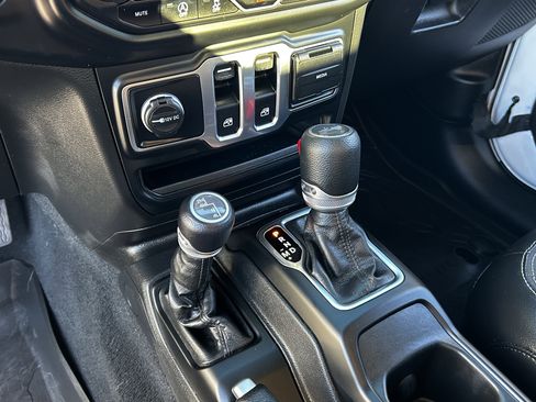 Certified 2023 Jeep Wrangler Freedom Edition image 25