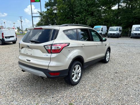 Used 2018 Ford Escape SE AWD/4WD image 4