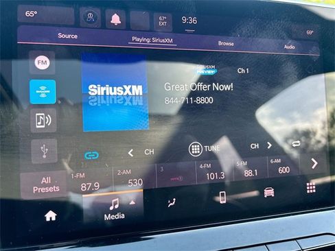 Used 2024 Jeep Compass Trailhawk w/ Sun and Sound Group image 20