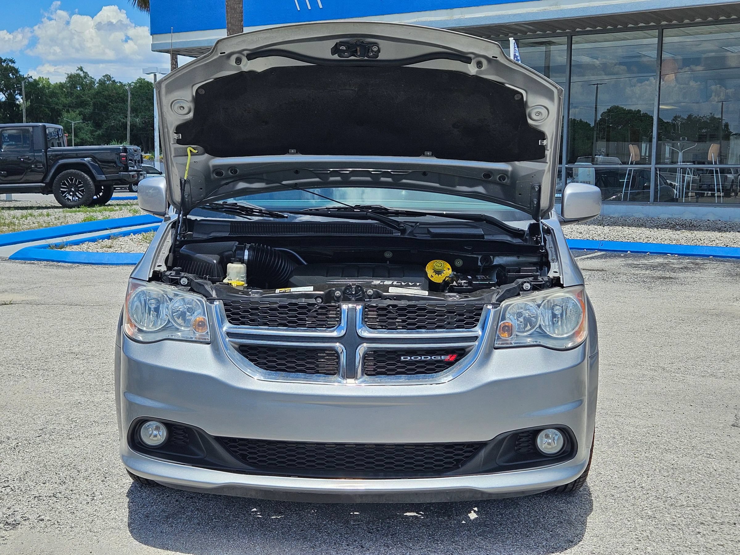 Used 2017 Dodge Grand Caravan SXT FWD image 19