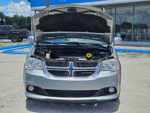 Used 2017 Dodge Grand Caravan SXT FWD image 19