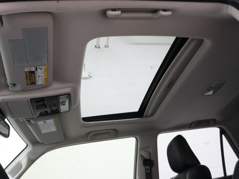 Used 2024 Toyota 4Runner Limited RWD image 28