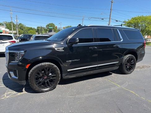 Used 2021 GMC Yukon XL Denali AWD/4WD image 3