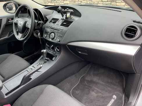 Used 2012 MAZDA MAZDA3 i Touring FWD image 9