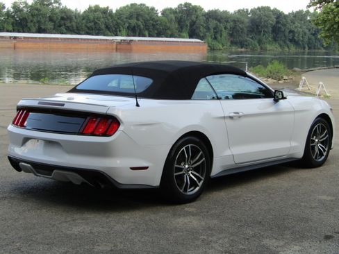Used 2016 Ford Mustang Premium RWD image 4
