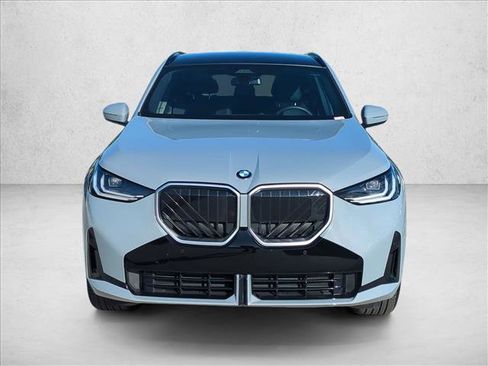 Certified 2025 BMW X3 xDrive30i w/ M Sport Package image 2