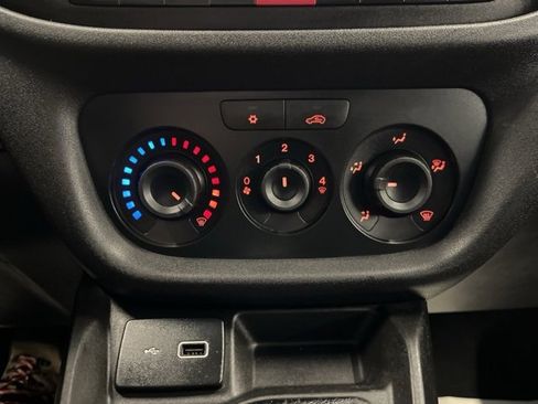 Used 2021 RAM ProMaster City Tradesman image 17