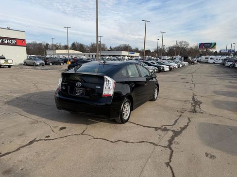 Used 2010 Toyota Prius Three FWD image 3