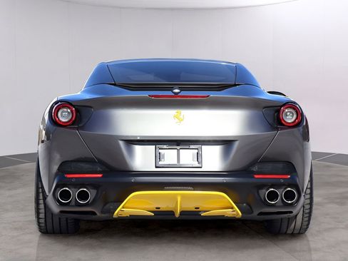 Used 2020 Ferrari Portofino Base image 8