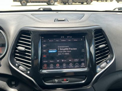 Used 2019 Jeep Cherokee Limited FWD image 8
