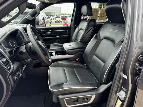 Used 2025 RAM 1500 Laramie w/ Sport Appearance Package AWD/4WD image 28