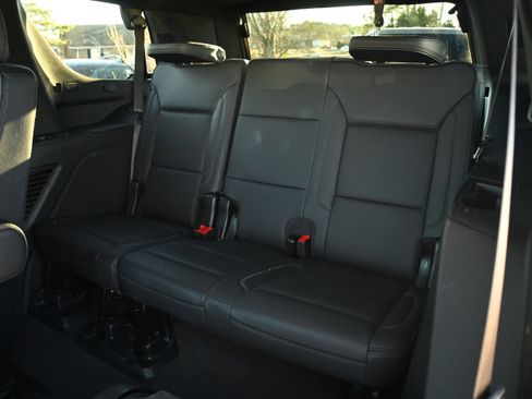 Used 2025 GMC Yukon Denali image 11