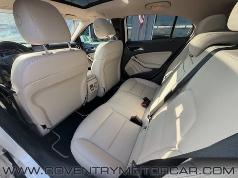 Used 2018 Mercedes-Benz GLA 250 4MATIC image 38