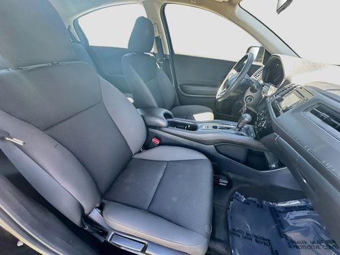 Used 2021 Honda HR-V LX image 29